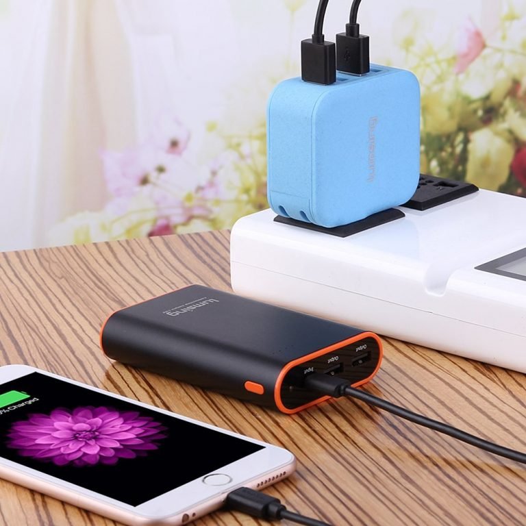 [:fr]L’accessoire indispensable du voyageur connecté[:]