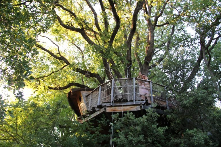 [:fr]Rêve d’enfant : dormir dans une cabane dans les arbres[:]
